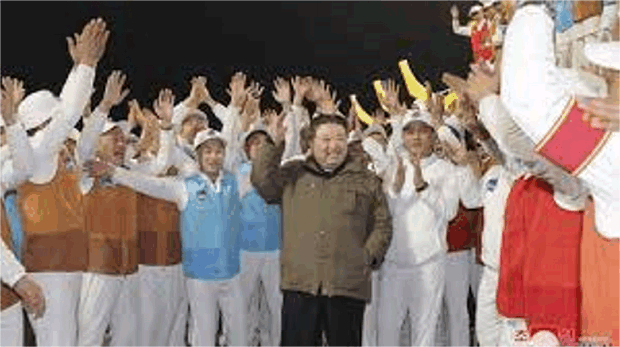 북한이 군사 정찰위성 발사