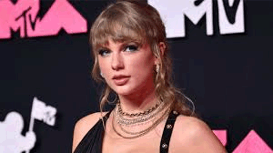 Taylor Swift가 Eras 투어를 위해 호주에 도착하기 전에 대중문화적인 순간을 보내고 있는 이유