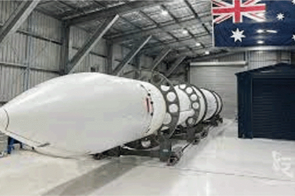 Space Machines Company의 Australian Optimus 위성이 SpaceX Falcon 9 로켓을 타고 우주로 폭발합니다.