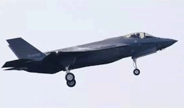 독일이 F-35 전투기 8대를 추가로 구매하는 방안을 검토 중이라고 소식통이 밝혔습니다.