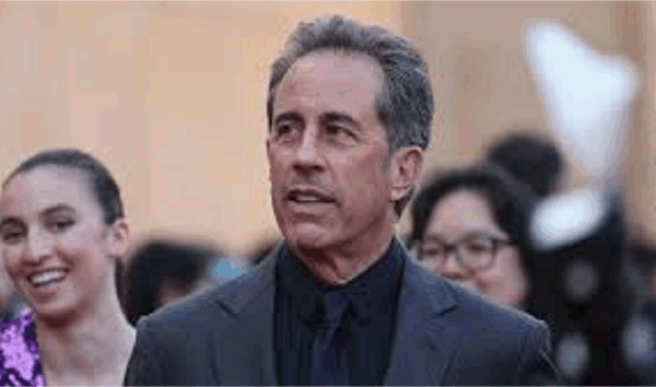 미국 코미디언 제리 사인펠드(Jerry Seinfeld)의 시드니 쇼에서 친팔레스타인 시위대를 호송했습니다.