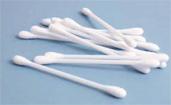 면봉으로 귀 청소하는 습관, 위험한 결과 불러와(Cotton swab )