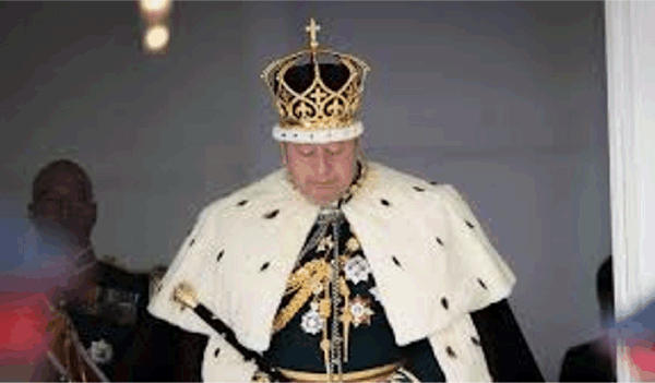 비판론자들이 ‘위험한’ 상황을 우려하는 가운데 통가 국왕이 정부 부서를 장악하다